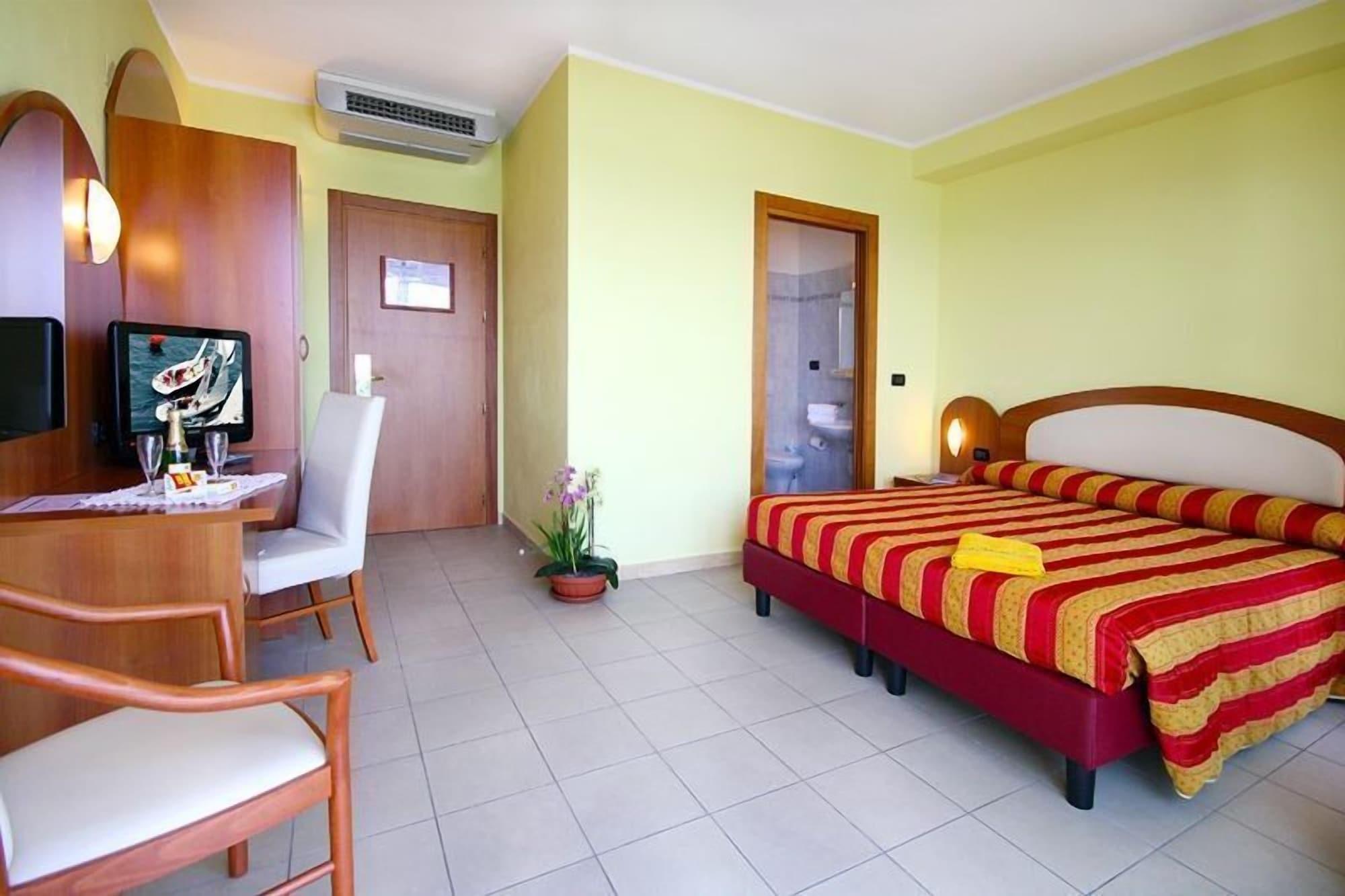 Piccolo Hotel Diano Marina Eksteriør billede