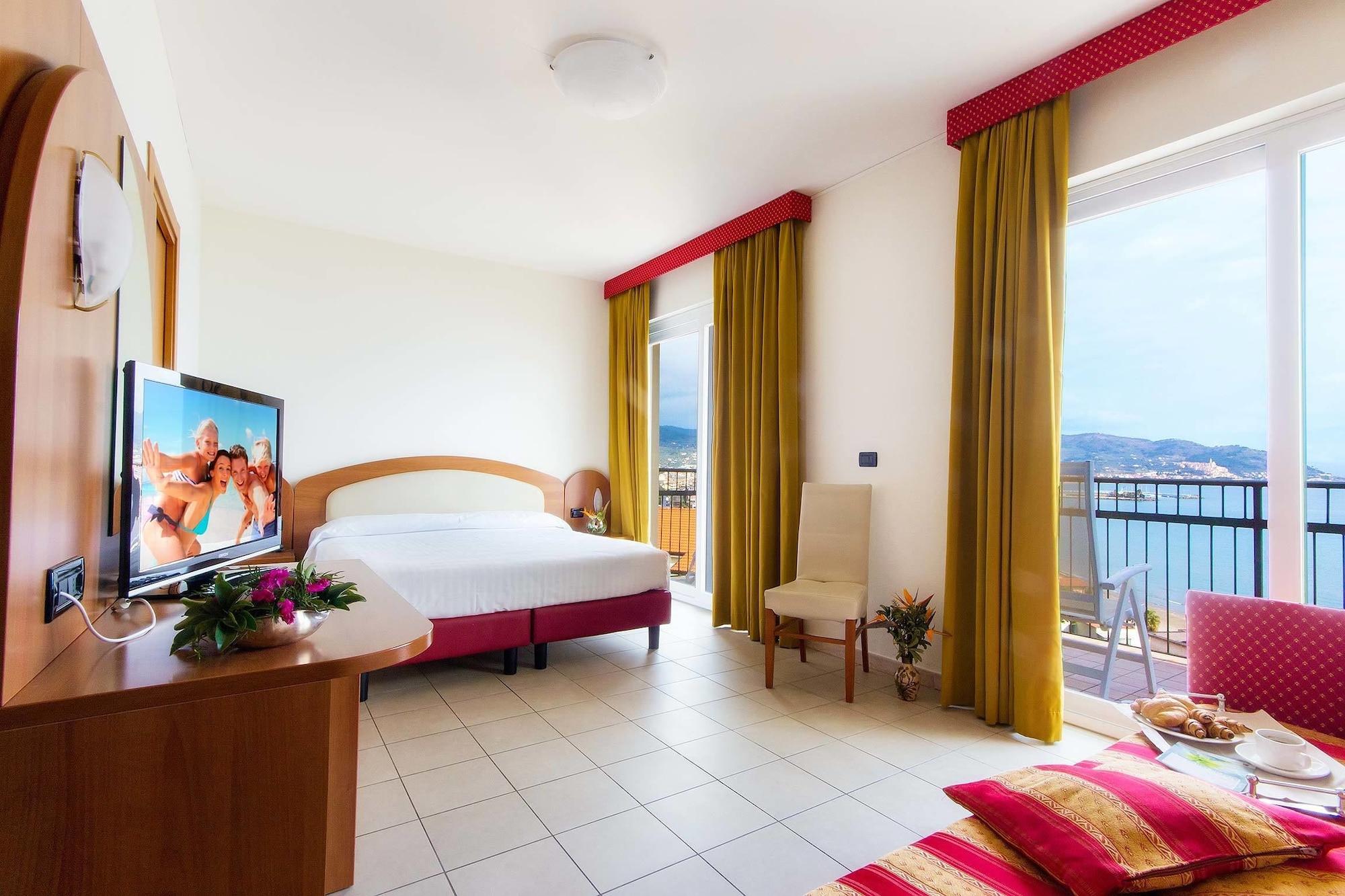 Piccolo Hotel Diano Marina Eksteriør billede