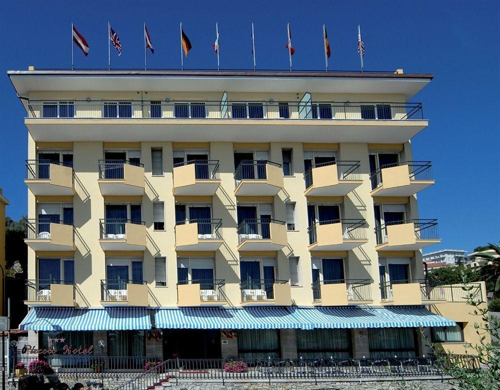 Piccolo Hotel Diano Marina Eksteriør billede