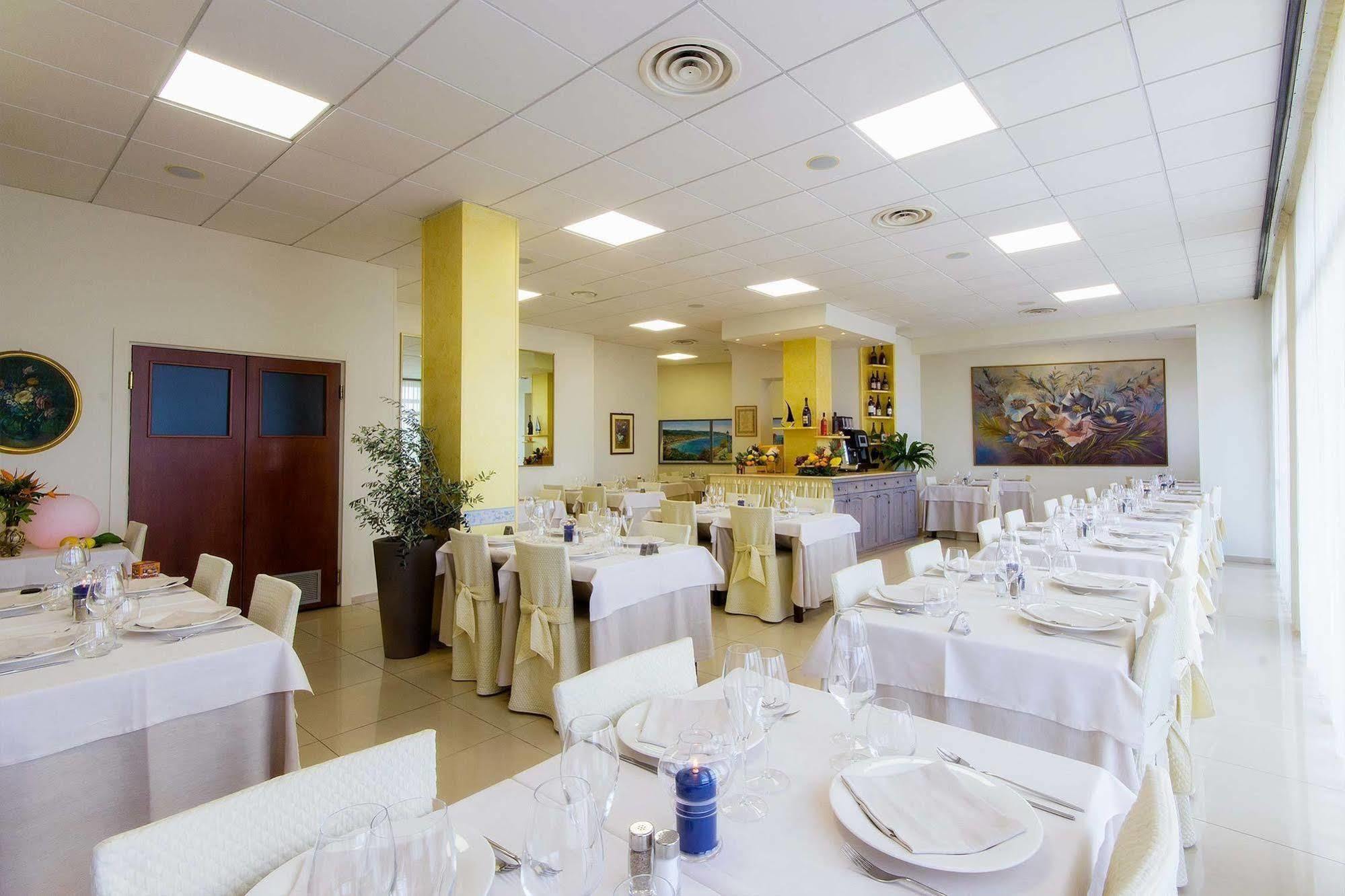 Piccolo Hotel Diano Marina Eksteriør billede