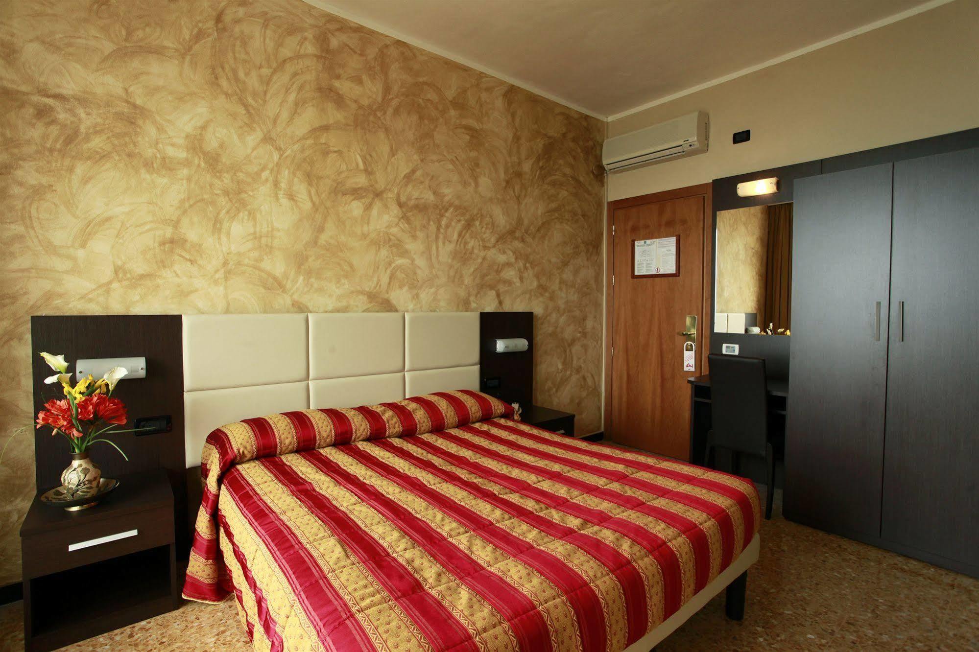 Piccolo Hotel Diano Marina Eksteriør billede